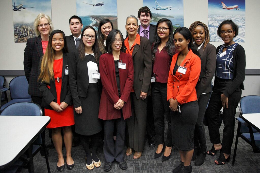 Students and faculty at the ALPFA Summit