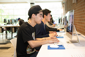 Students work in one of Bellevue College's computer labs.