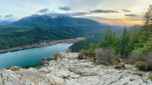Rattlesnake Ledge, courtesy Mountains to Sound Greenway Trust and Katie Egresi