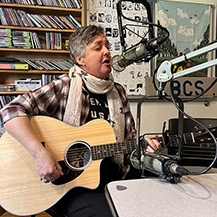 Sue Quigley performs at the KBCS studio.