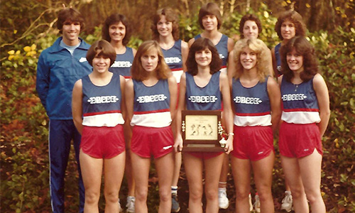 Team photo of the 1981 women's cross country team at Bellevue College.