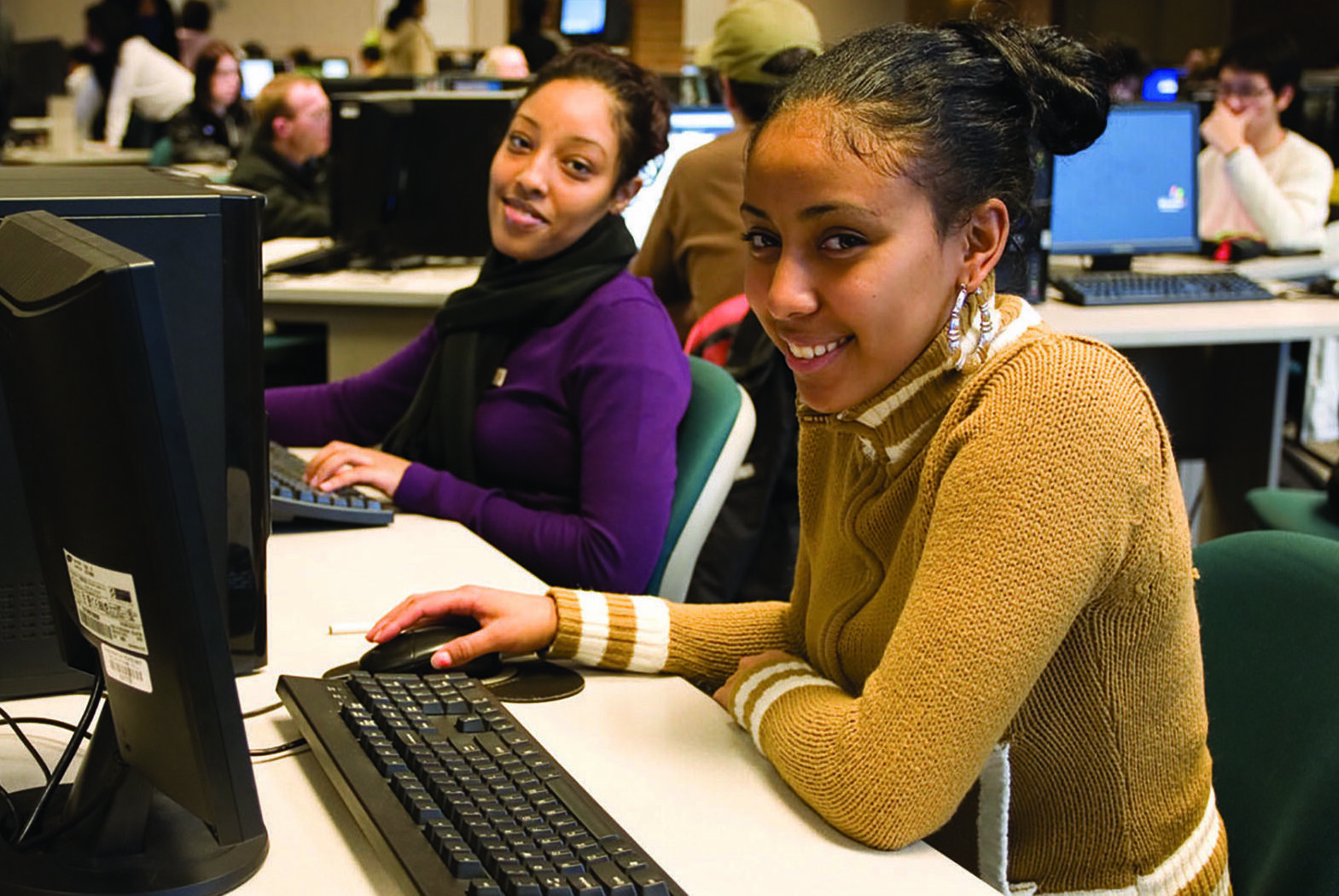 students work in the computer lab.