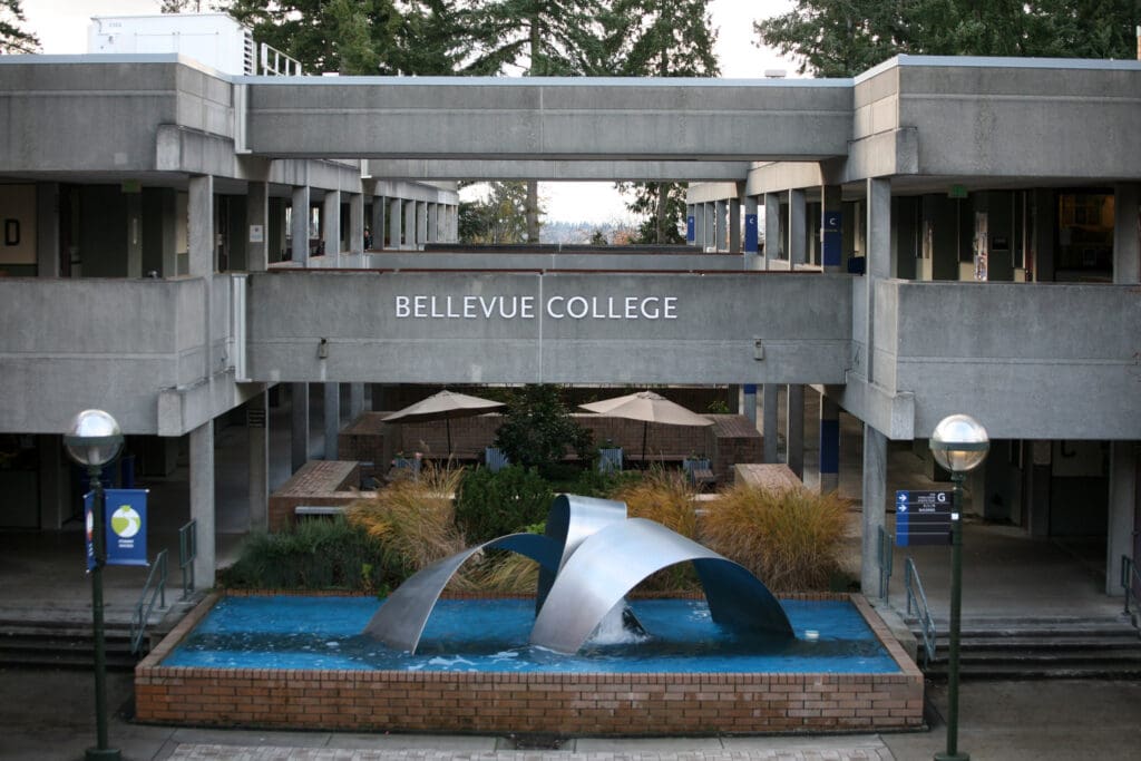 Bellevue College fountain.