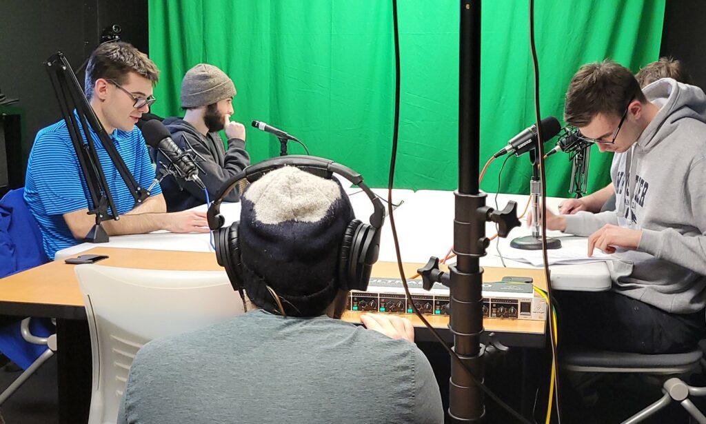 OLS students create podcasts in the Bellevue College XR Lab. 