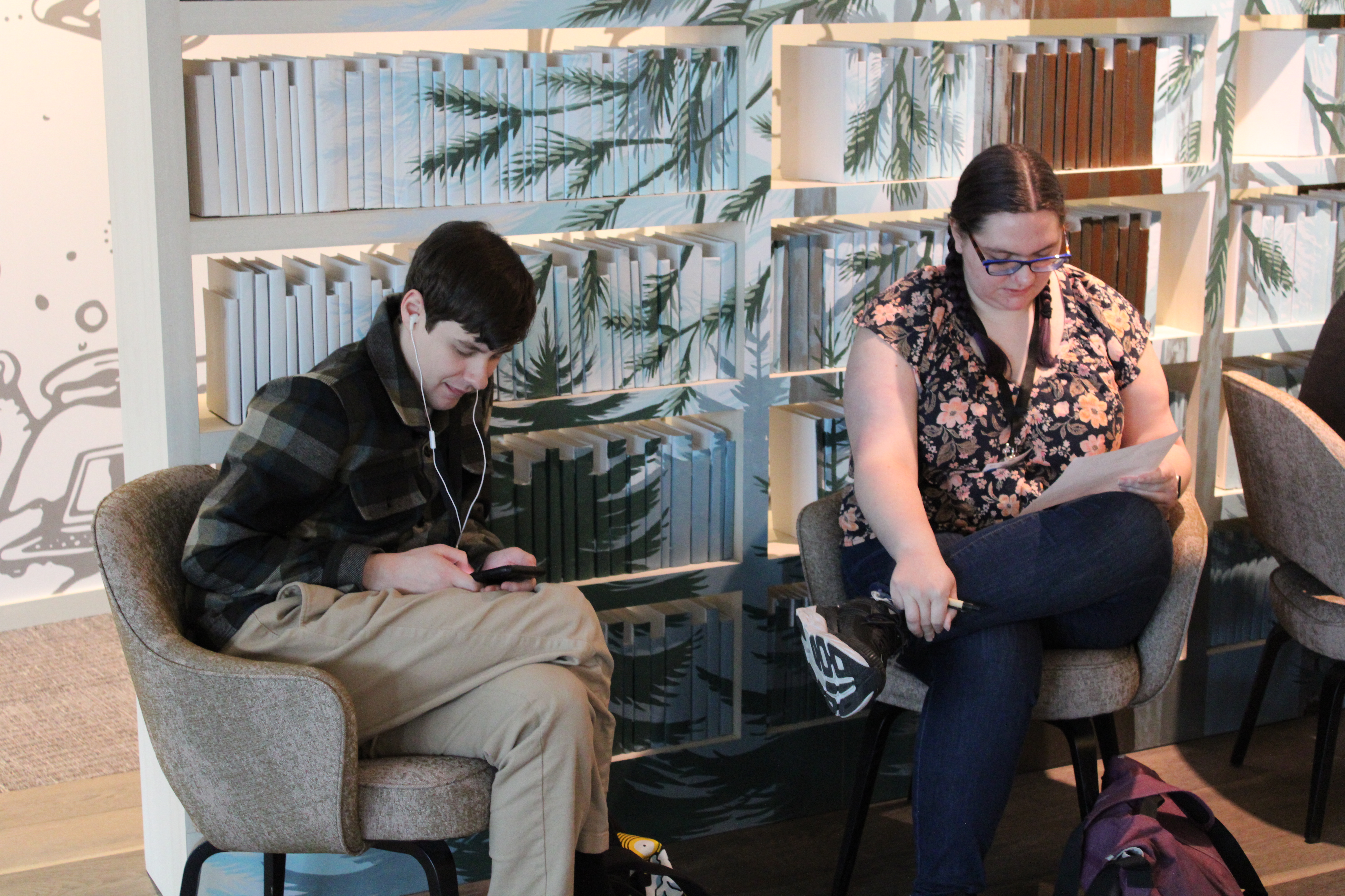 OLS Bellevue College students prepare for their mock interviews at Microsoft