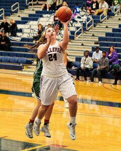 Shelby Kassuba led the Bulldogs with 18 points and 11 rebounds in the 75-22 win over Shoreline. photo by Rich Dworkis