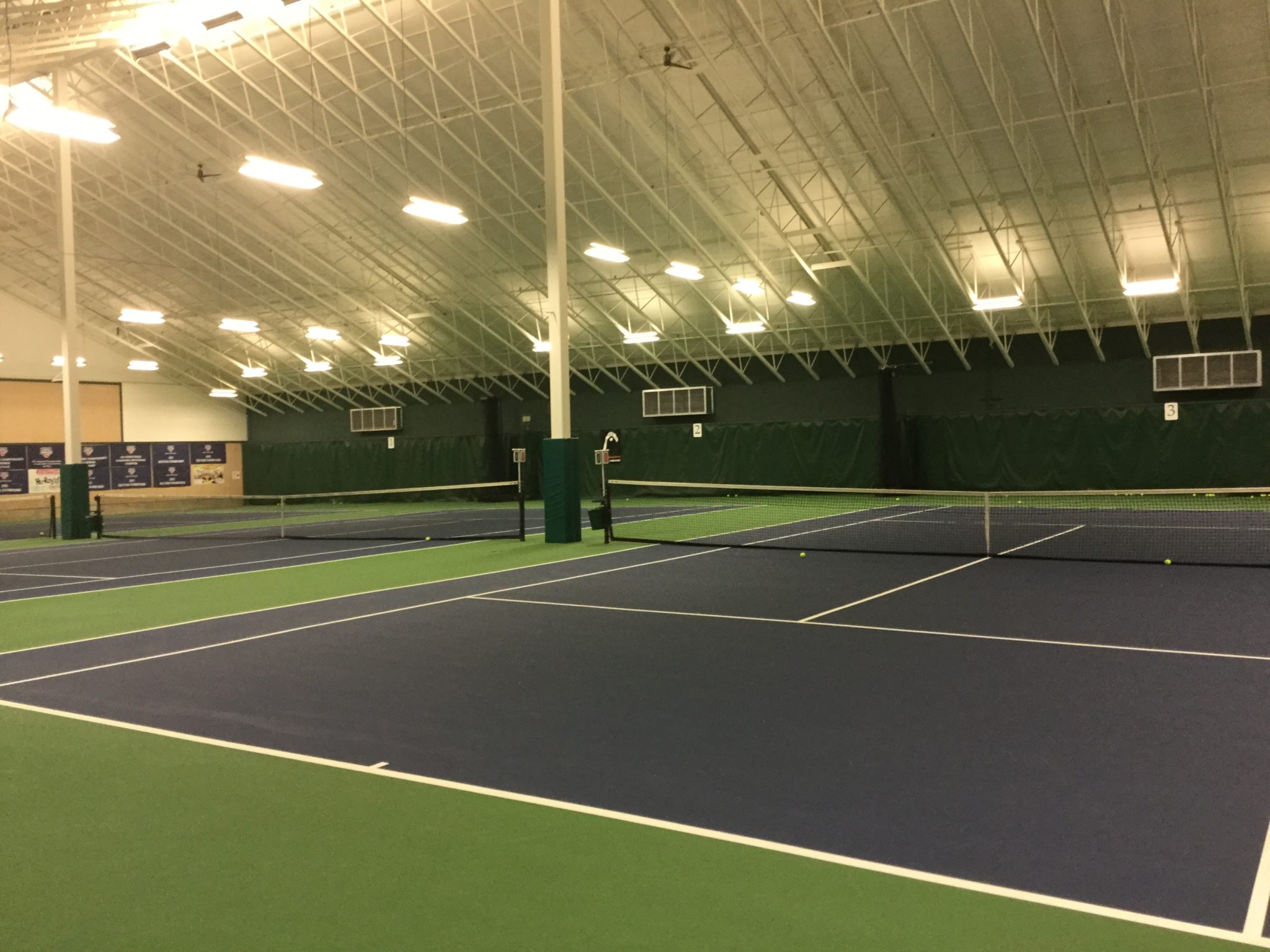 Robinswood Tennis Center court view