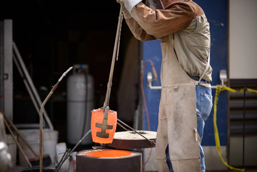 foundry pour image